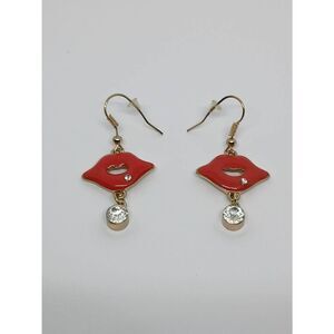 Cute lips earrings